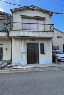 買い物施設が充実の便利な住環境！
「建築条件なし」お好きなハウスメーカーで建築できます。
京阪本線橋本駅が徒歩3分の近さ！

