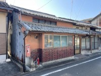 京都市伏見区・南区・東山区・下京区・右京区を中心とする不動産売買のセンチュリー21ハウスマーケット｜スタッフのオススメ物件や、オープンハウス・現地説明会など最新情報をお届け 「上野市駅」徒歩約１１分、建物面積はテープ測量につき概算です。

