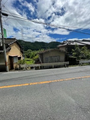 ・駅近で通勤・通学に便利！
・家族で快適に過ごせる4DKの間取りです。
