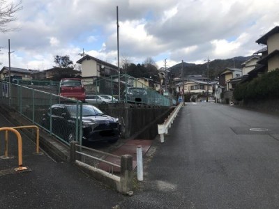 ■南向き8m幅公道に面した売地!■閑静な住宅地♪■広々約143坪!建築条件無し!資材置き場にも適す!