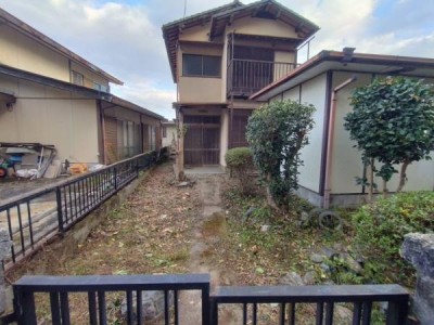 ２階から琵琶湖望めます　土地約５４．２２坪　前道約6.0ｍ