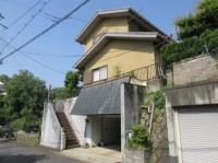 ☆２世帯住宅
☆高台に立地
☆車庫あり