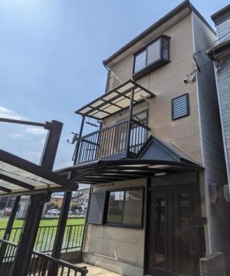 ☆西側が空いているので陽当り・風通し良好
☆普通車1台駐車可
☆全居室6帖以上