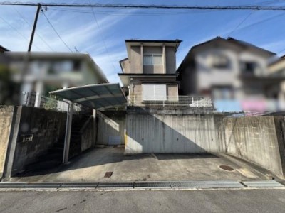 ・駐車２台可（車種による制限有ります。）
・買主様司法書士指定有。
・高台につき陽当たり良好。