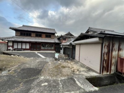 他4筆有り！
裏に駐車スペース有り！