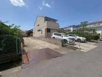 ☆閑静な住宅街
☆建築条件なし更地
☆市バス「久我」停徒歩3分
