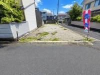 ☆角地につき日当たり良好
☆建築条件なし更地
☆前道交通量少なめ